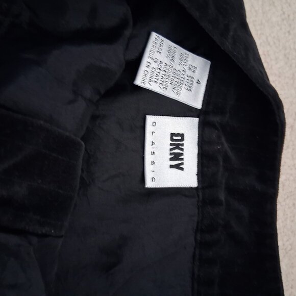 DKNY black suede mini skirt - Picture 3 of 3